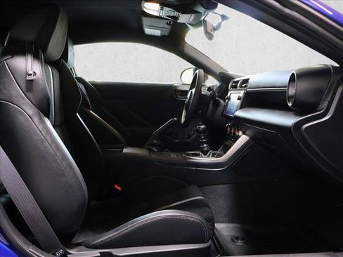 Used 2025 Toyota GR86 Premium w/ ALL Weather Mat Package (TMS) RWD image 25