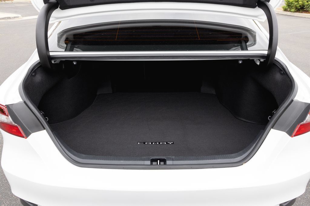 Certified 2022 Toyota Camry LE w/ Convenience Package FWD image 9