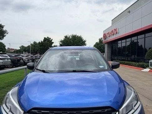 Used 2022 Nissan Kicks S FWD image 2