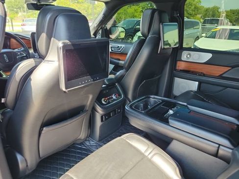 Used 2019 Lincoln Navigator L Reserve AWD/4WD image 11