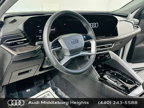 Certified 2025 Audi Q5 2.0T Premium w/ Convenience Package image 12