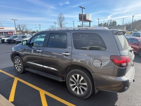 Used 2019 Toyota Sequoia Limited image 18