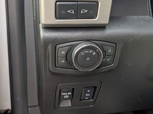 Certified 2018 Ford F150 Lariat w/ Equipment Group 502A Luxury image 19