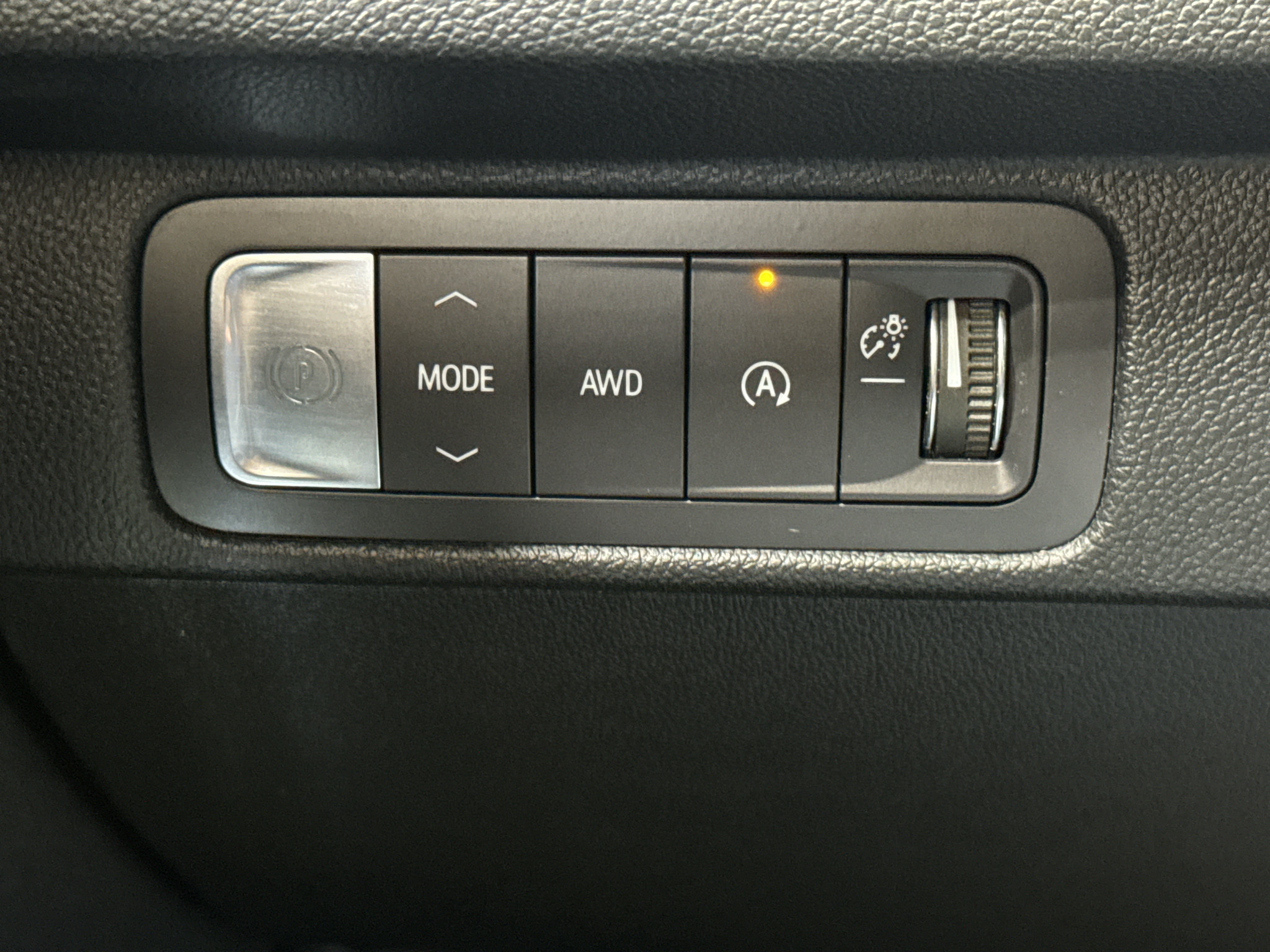 Used 2025 Chevrolet Traverse Z71 w/ LPO, Floor Liner Package AWD/4WD image 33