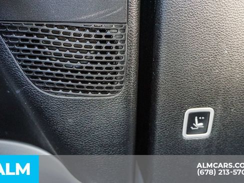 Used 2023 Chrysler Pacifica Touring-L FWD image 37