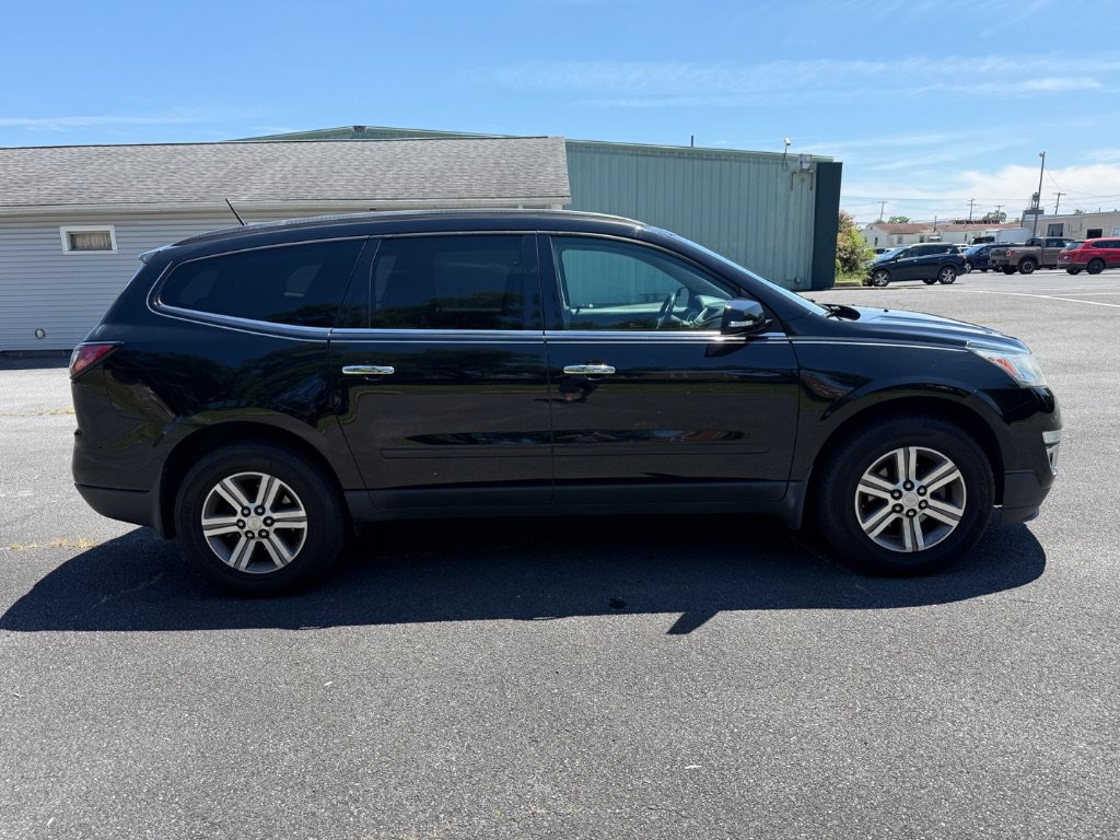 Used 2017 Chevrolet Traverse LT AWD/4WD image 4