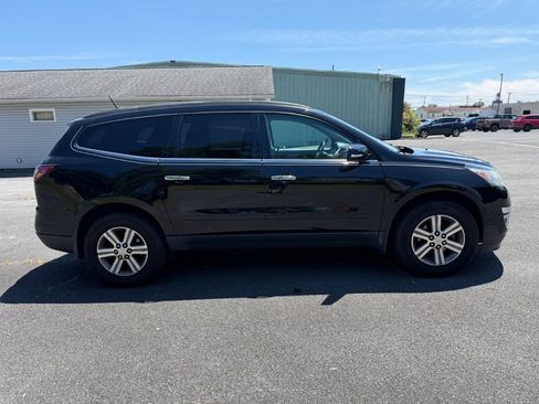Used 2017 Chevrolet Traverse LT AWD/4WD image 4