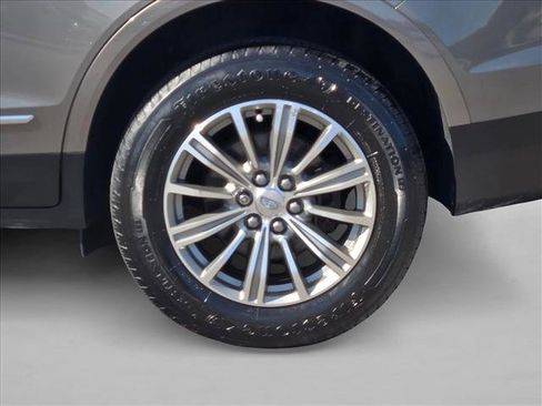 Used 2018 Cadillac XT5 Luxury w/ Driver Awareness Package image 23