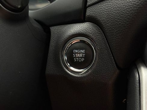 Used 2025 Toyota RAV4 XLE FWD image 29