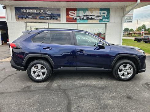Used 2025 Toyota RAV4 XLE AWD/4WD image 2