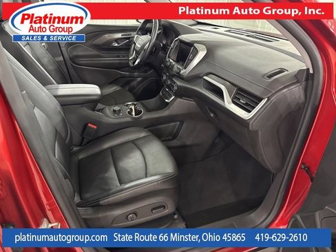 Used 2024 GMC Terrain SLT w/ Elevation Edition image 35