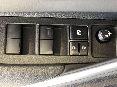 Used 2024 Toyota Corolla Cross LE AWD/4WD image 16