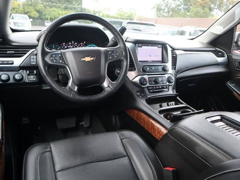 Used 2019 Chevrolet Suburban Premier AWD/4WD image 19