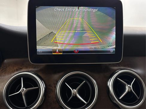Used 2019 Mercedes-Benz GLA 250 4MATIC image 34