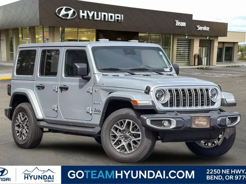 Used 2024 Jeep Wrangler Unlimited Sahara AWD/4WD image 1
