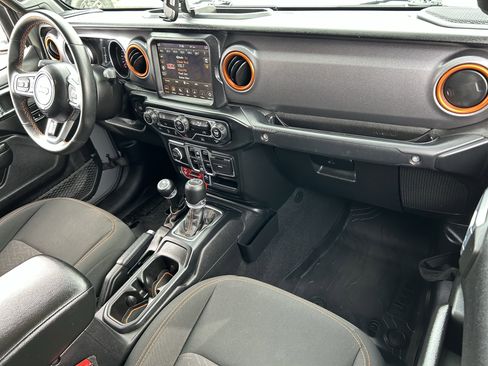 Certified 2021 Jeep Gladiator Mojave AWD/4WD image 11