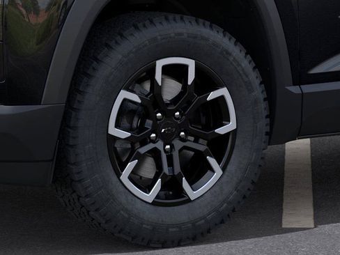 New 2025 Chevrolet Equinox ACTIV w/ Safety and Technology Package image 9