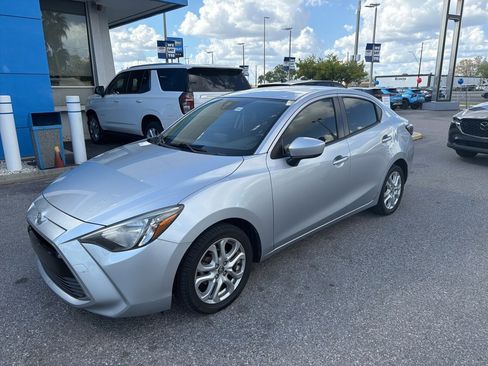 Used 2017 Toyota Yaris iA image 12