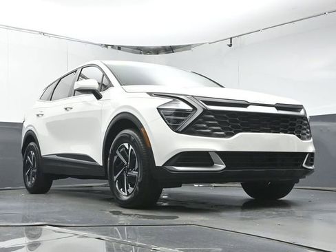 Used 2025 Kia Sportage LX AWD/4WD image 33