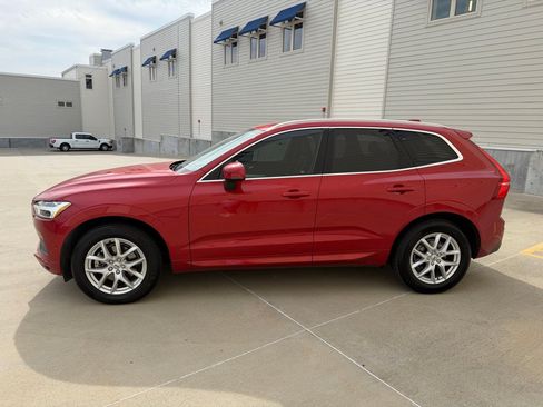 Used 2018 Volvo XC60 T5 Momentum w/ Convenience Package AWD/4WD image 6