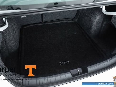 Used 2025 Volkswagen Jetta SEL FWD image 29