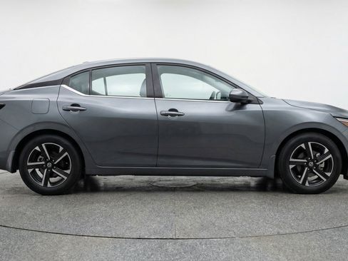 Used 2025 Nissan Sentra SV FWD image 11