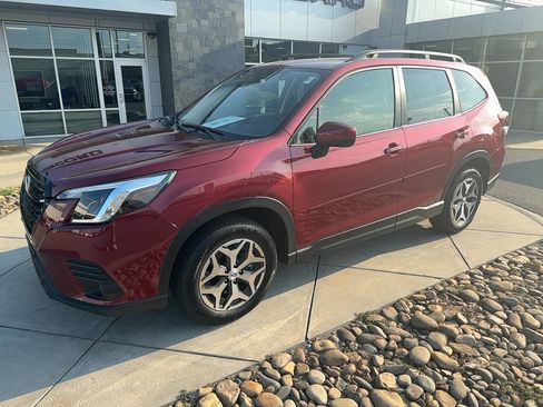 Certified 2023 Subaru Forester Premium AWD/4WD image 2