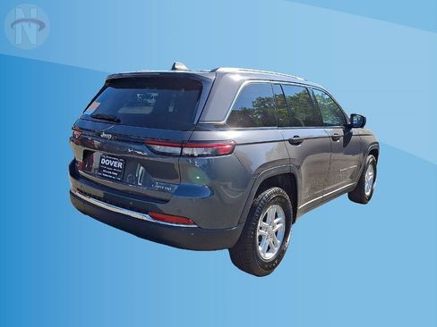 Certified 2023 Jeep Grand Cherokee Laredo w/ Luxury Tech Group I AWD/4WD image 17
