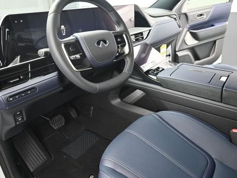 New 2026 INFINITI QX80 4WD w/ Sport Exterior Package image 15