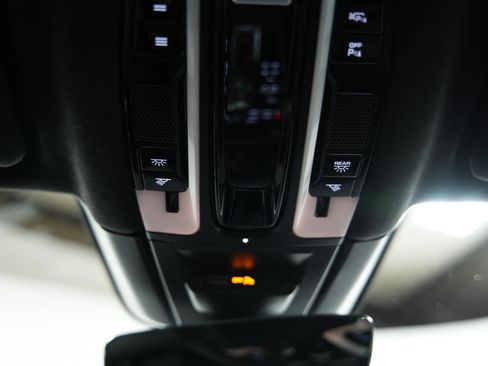 Used 2022 Porsche Cayenne S image 55