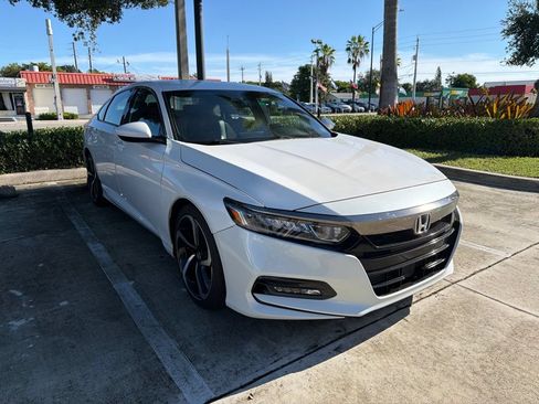 Used 2018 Honda Accord Sport image 9