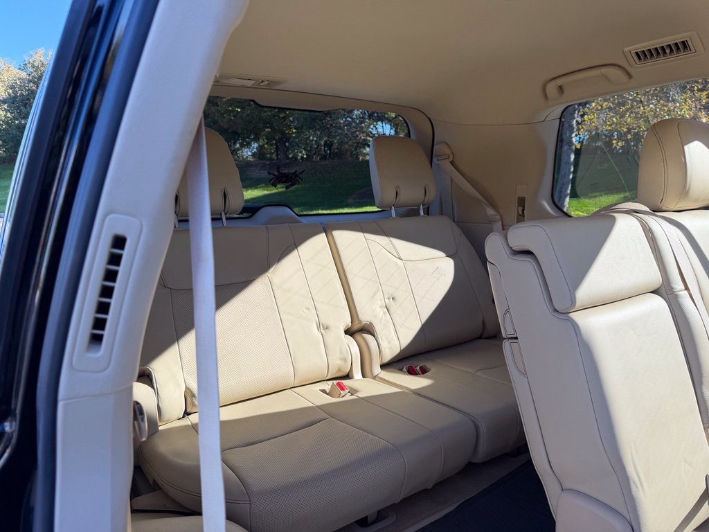 Used 2015 Lexus LX 570 4WD w/ Luxury Package image 12