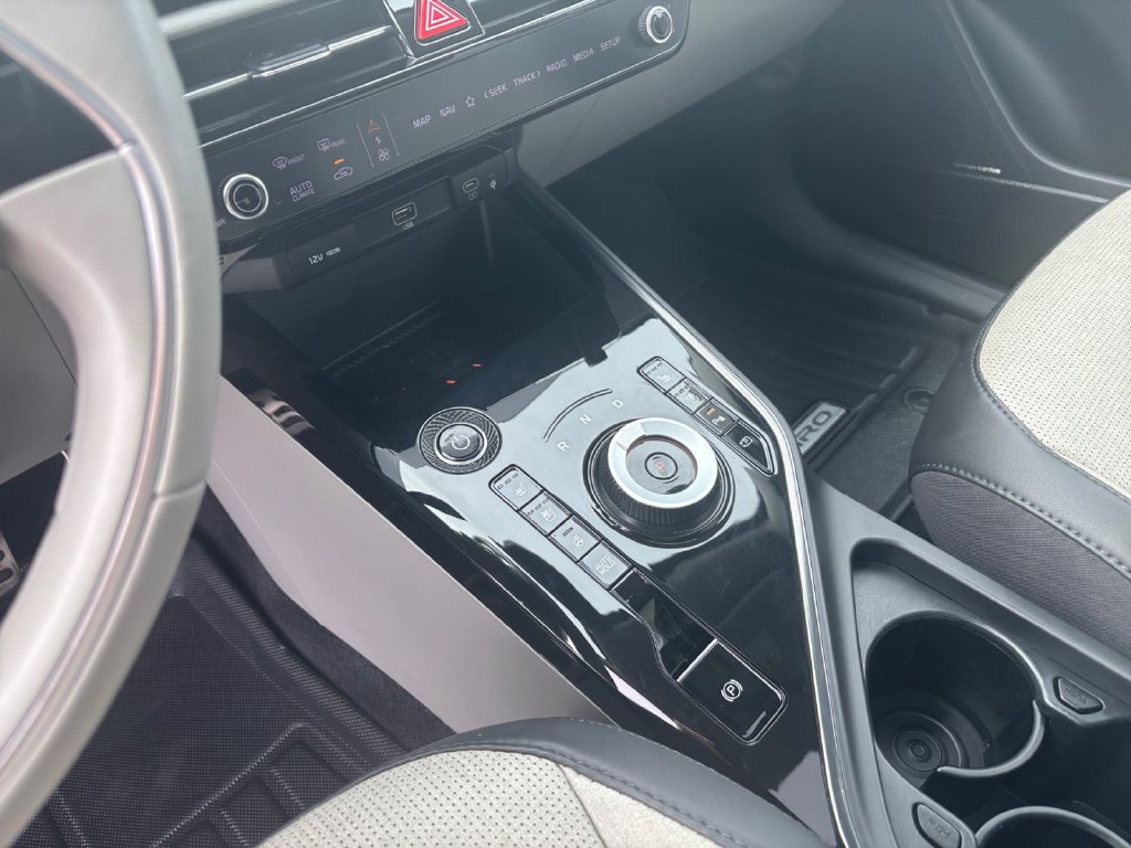 Used 2023 Kia Niro Wave w/ Wave Preserve Package FWD image 16