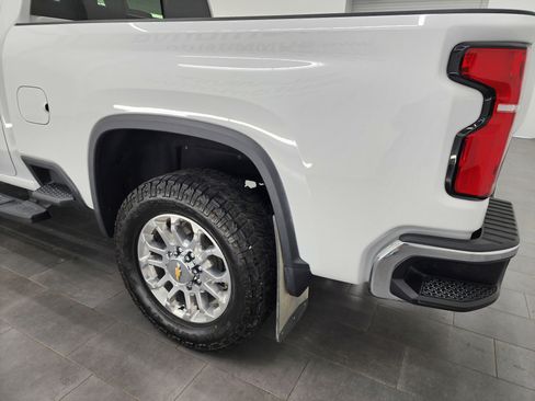 Used 2024 Chevrolet Silverado 2500 LTZ w/ LTZ Premium Package image 39