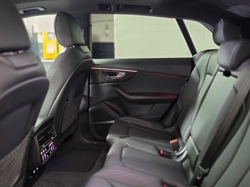 Used 2021 Audi Q8 Premium Plus image 26