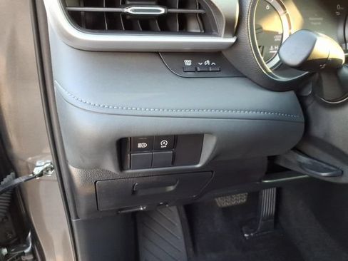 Used 2023 Toyota Highlander L FWD image 30