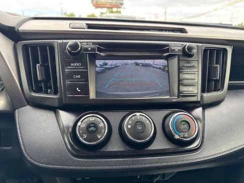Used 2017 Toyota RAV4 LE AWD/4WD image 20