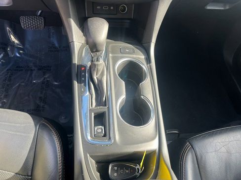 Used 2022 Chevrolet Equinox LT image 16