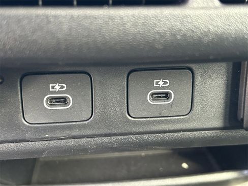 Used 2024 Land Rover Discovery Sport S image 24