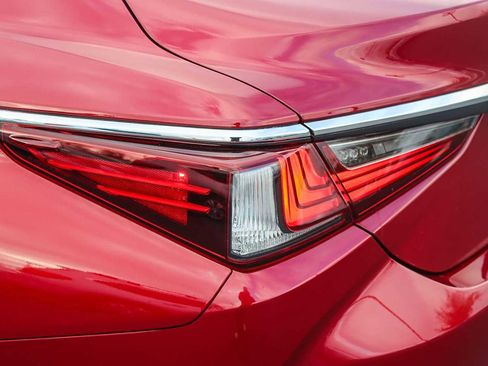 Certified 2021 Lexus ES 350 w/ Premium Package image 8