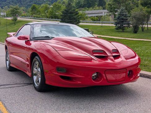 Used 1999 Pontiac Firebird Formula w/ Security Pkg RWD image 2