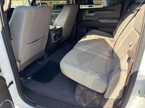 Used 2022 GMC Sierra 1500 SLT w/ SLT Convenience Package image 22