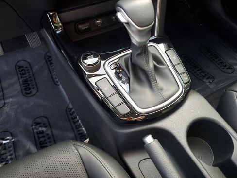 Certified 2025 Kia Seltos EX w/ EX Sunroof Package image 26