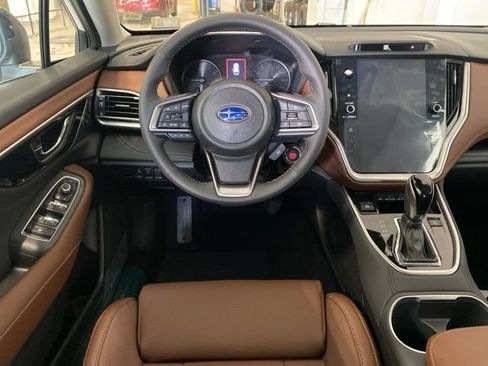 Used 2025 Subaru Outback Touring XT image 2