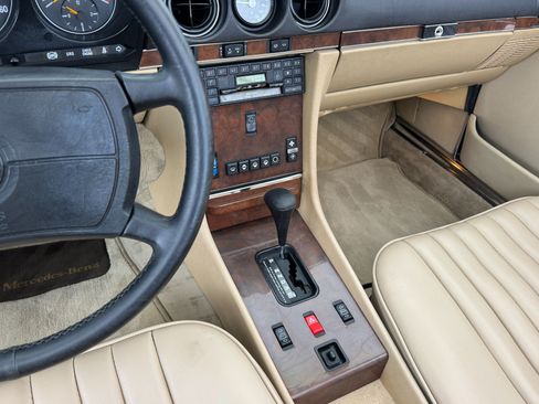 Used 1989 Mercedes-Benz 560 SL image 15