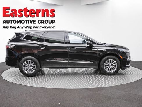Used 2023 Buick Enclave Essence FWD image 4