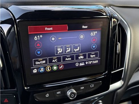 Used 2021 Chevrolet Traverse LT image 49