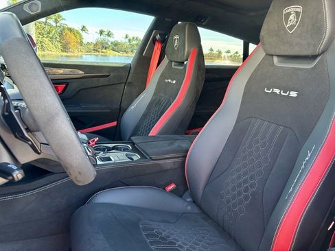Used 2024 Lamborghini Urus Performante image 2