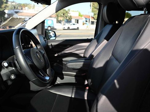 Used 2018 Mercedes-Benz Metris image 27