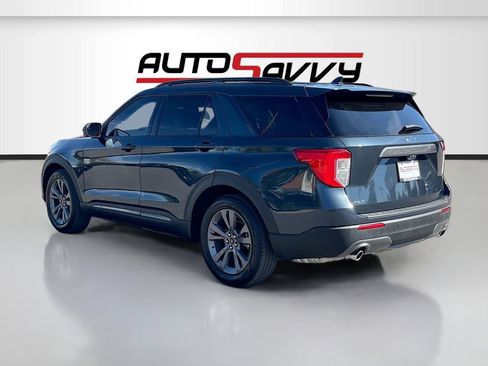 Used 2023 Ford Explorer XLT w/ Equipment Group 202A RWD image 5